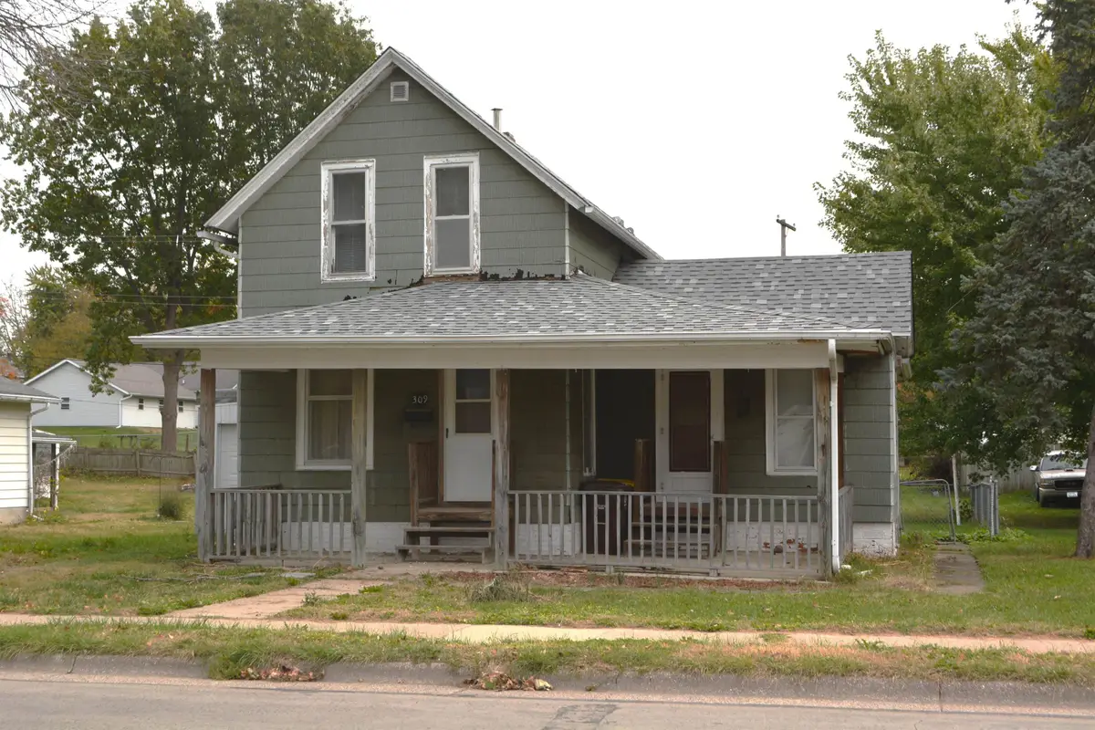 309 S Vermont Street, Maquoketa, IA 52060 - #1