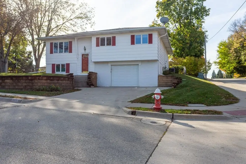 3494 Waller Street, Dubuque, IA 52002 - Image #1