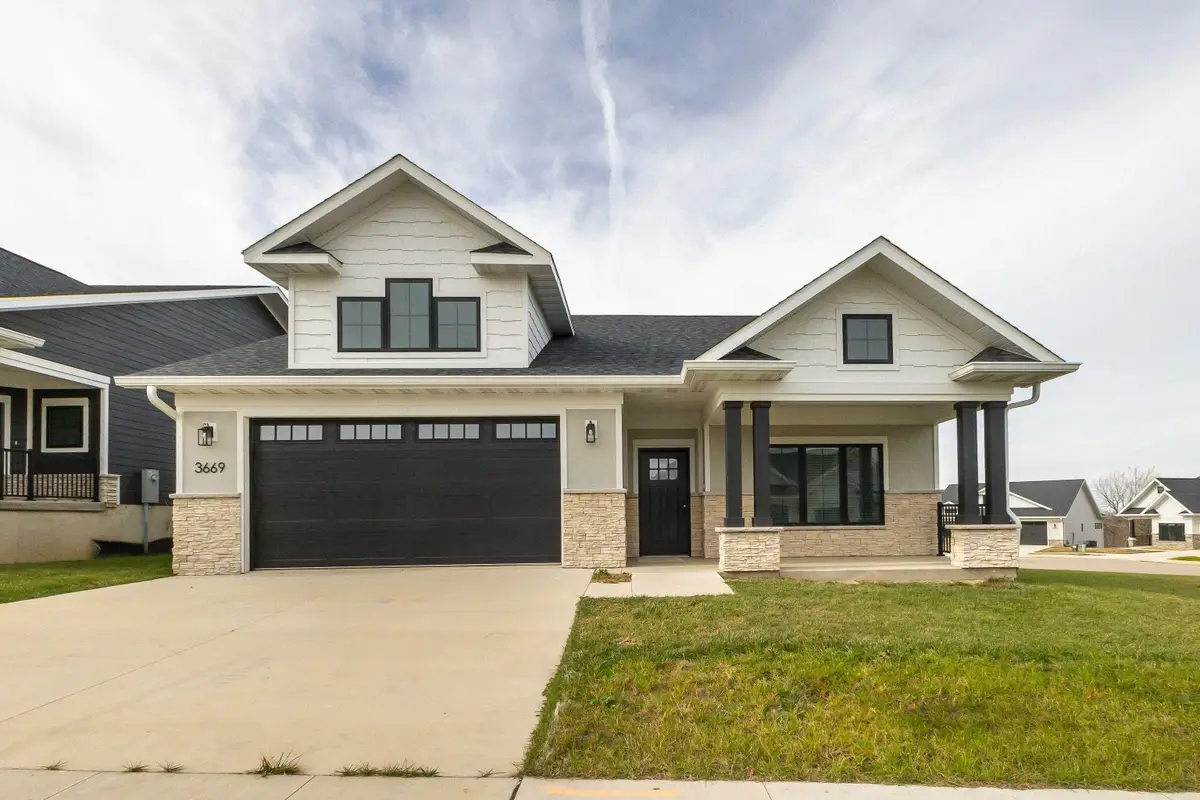 3669 Vintage Lane, Dubuque, IA 52002 - Image #1