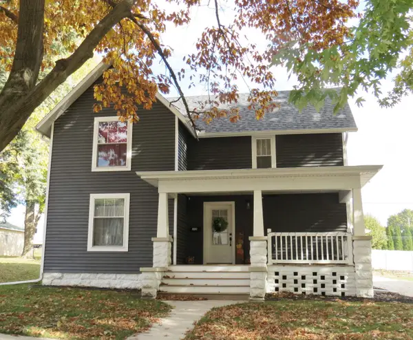 313 S 4th Street, Maquoketa, IA 52060