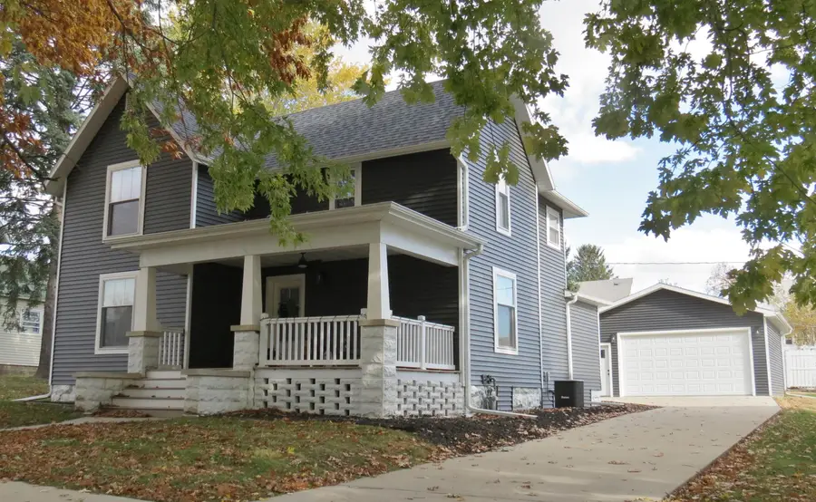 313 S 4th Street, Maquoketa, IA 52060 - #2