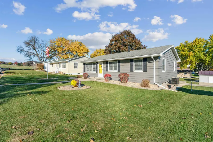 814 5th Ave SW, Cascade, IA 52033 - Image #3