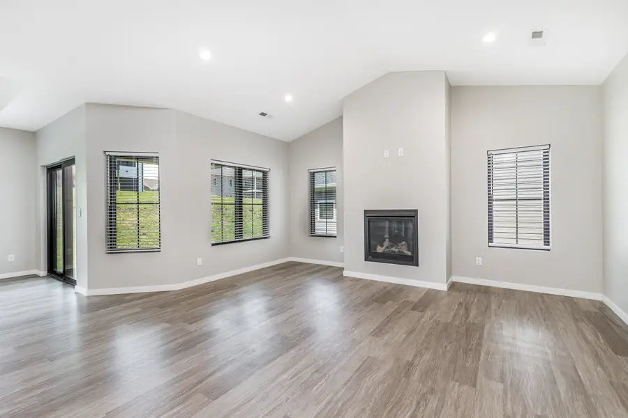 3676 Vintage Lane, Dubuque, IA 52002 - Image #2