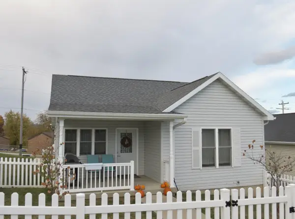 1005 German Street, Maquoketa, IA 52060