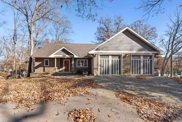 26236 213th Avenue, Delhi, IA 52223