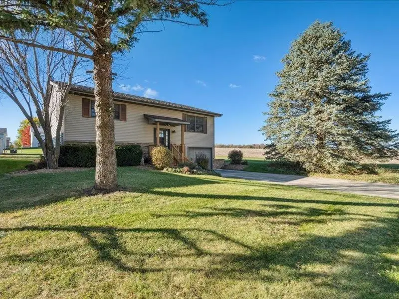 812 NW 2nd Street, Dyersville, IA 52040 - Image #2