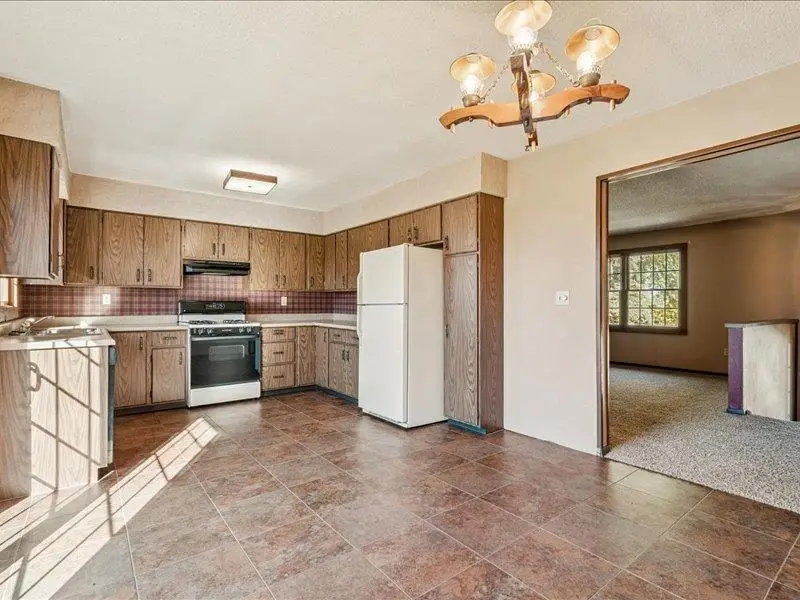 812 NW 2nd Street, Dyersville, IA 52040 - Image #3