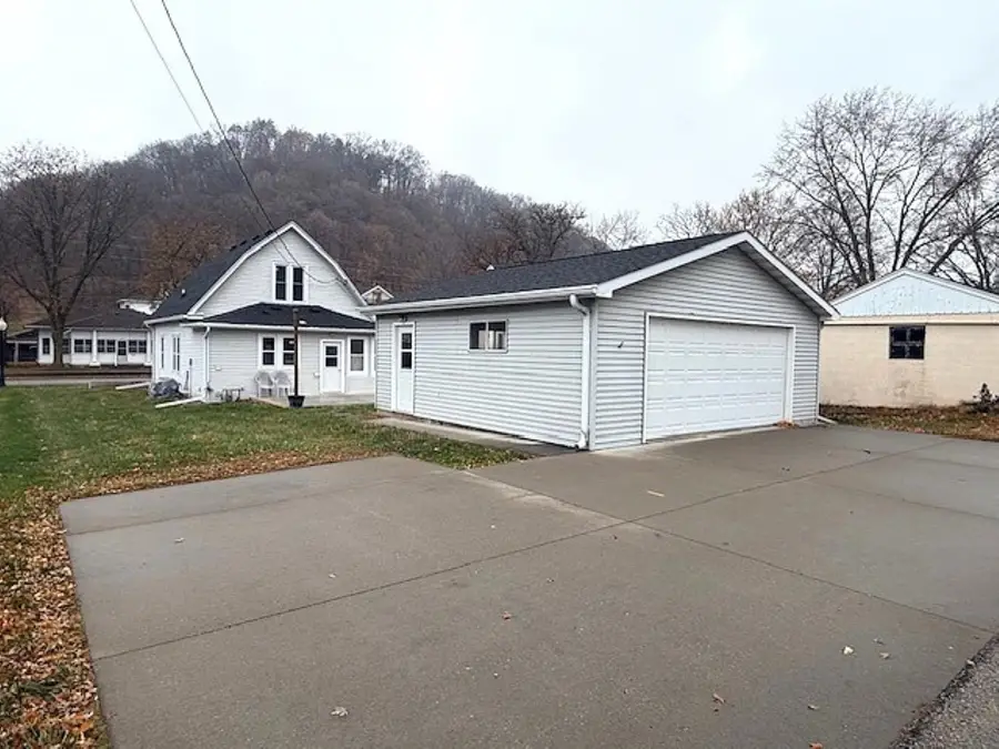 507 N 2nd Street, Bellevue, IA 52031 - Image #3