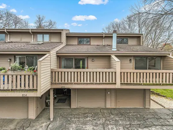 832 Stone Ridge Place, Dubuque, IA 52001