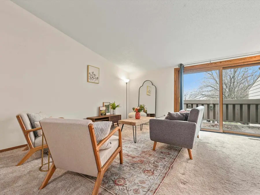 832 Stone Ridge Place, Dubuque, IA 52001 - Image #3