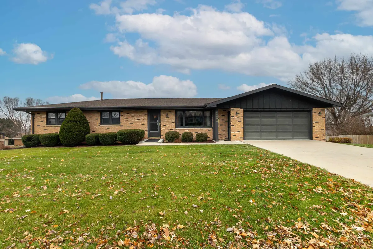 2332 Briarwood Drive, Dubuque, IA 52002 - #1