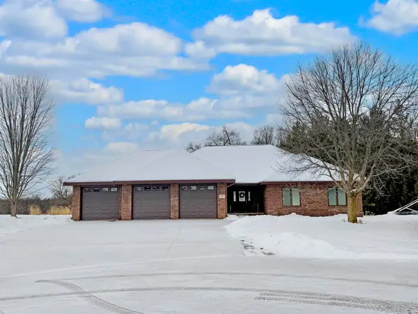 105 Leibold Court, East Dubuque, IL 61025