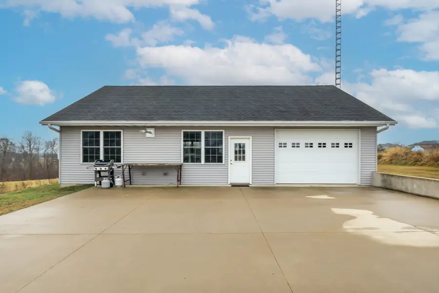 20216 Kruse Lane, Sherrill, IA 52073 - Image #2