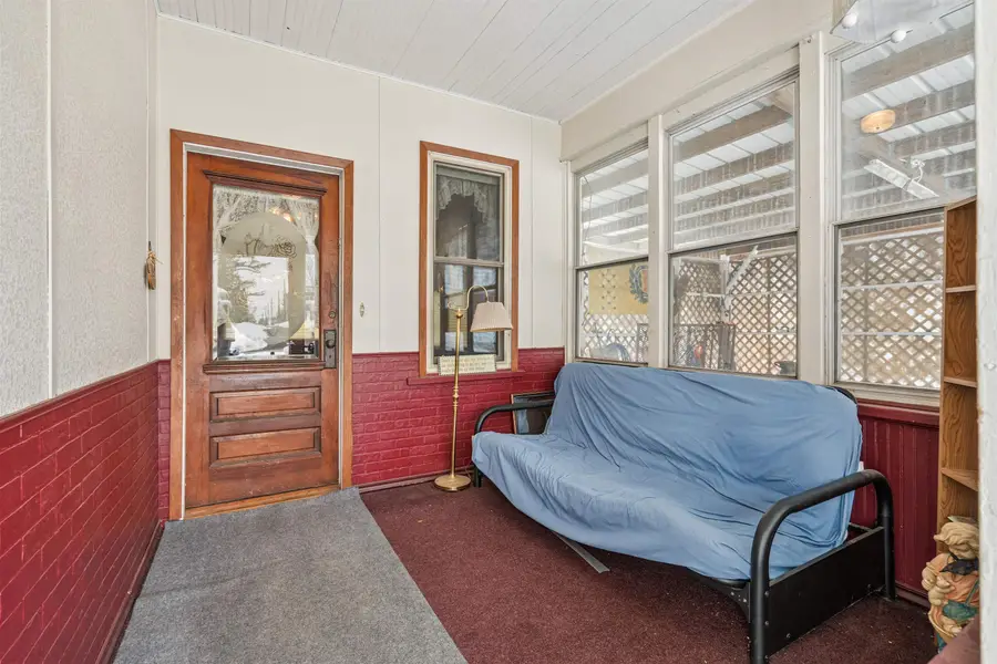 440 Sherwood Avenue, East Dubuque, IL 61025 - Image #2