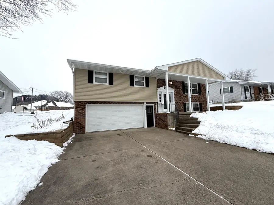 705 Park Street, Bellevue, IA 52031 - Image #2