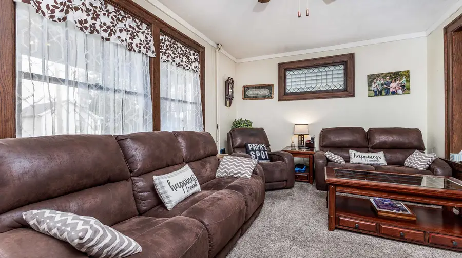 1081 Center Place, Dubuque, IA 52001 - Image #2