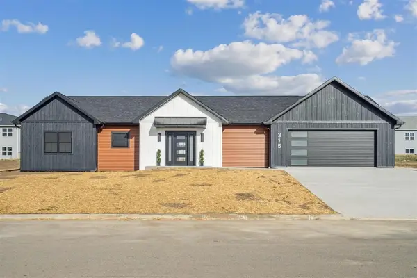 315 Model Road, Cuba City, WI 53807