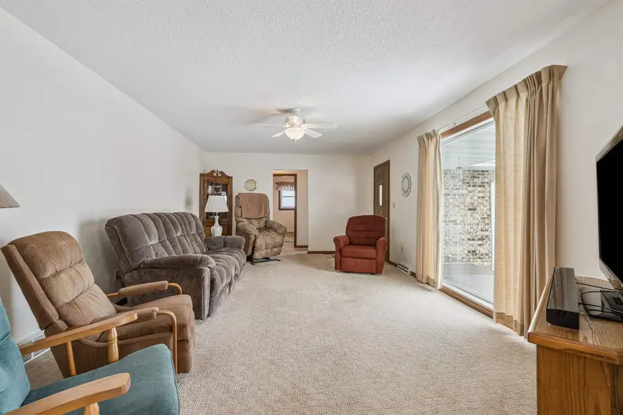 1219 4th St SW, Dyersville, IA 52040 - Image #2