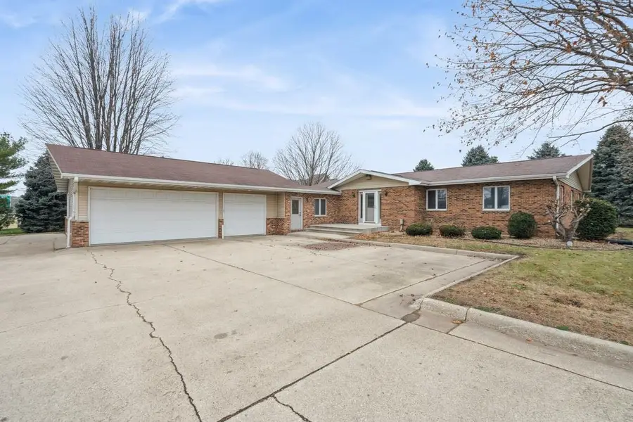 1604 5th St. SE, Dyersville, IA 52040 - Image #2