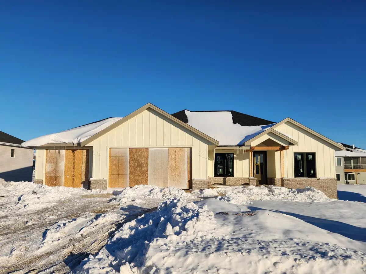 424 Solomia Court, Peosta, IA 52068 - Image #1