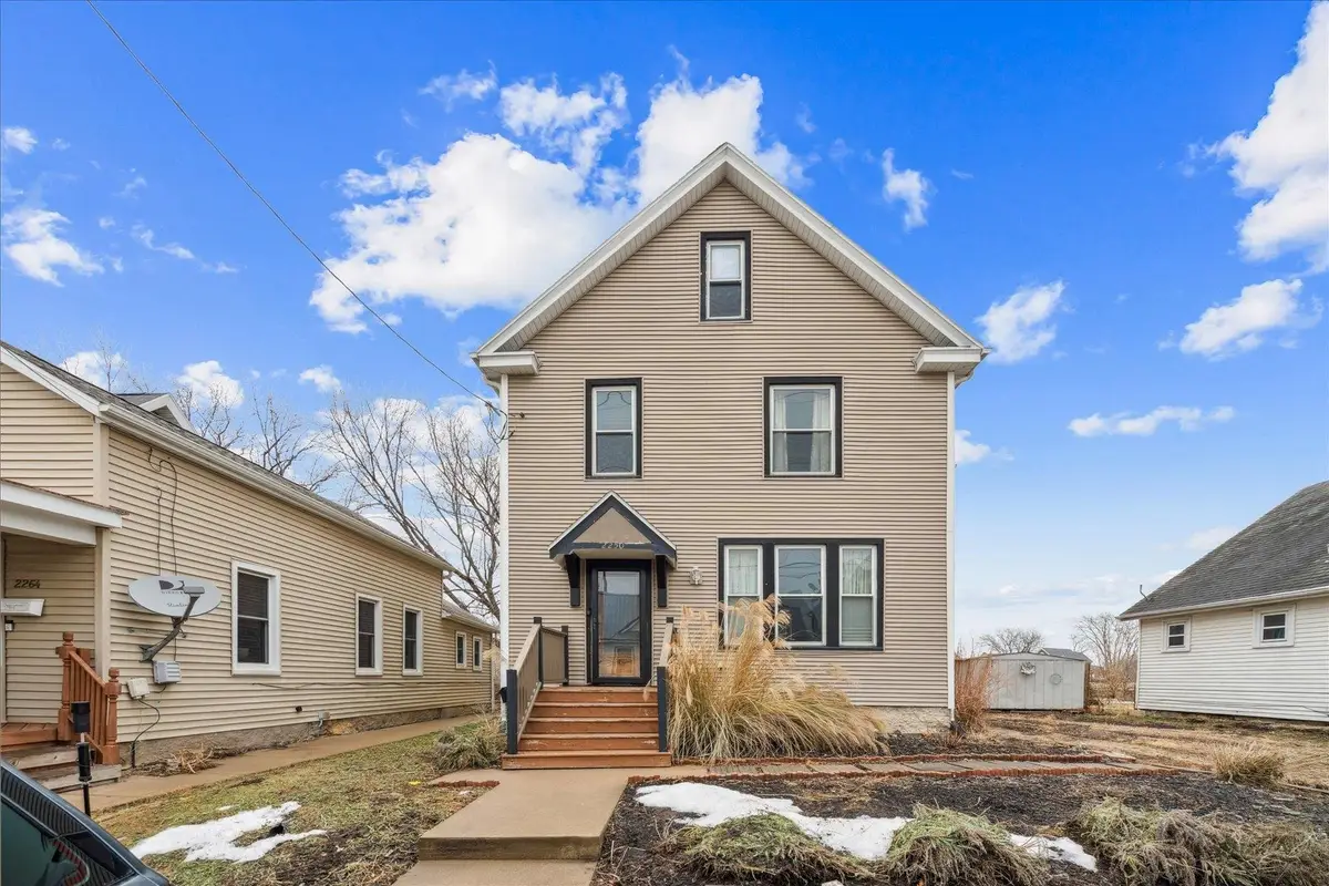 2250 Washington Street, Dubuque, IA 52001 - Image #1
