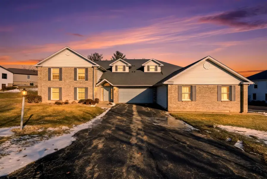 3255 Lake Ridge Drive, Dubuque, IA 52003 - Image #2