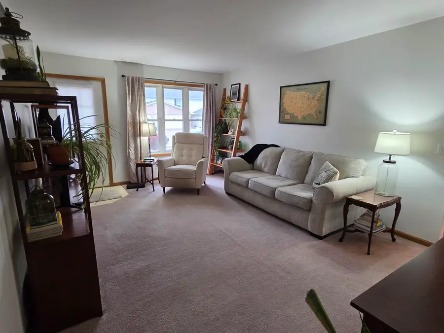 2182 Sunnyslope Drive, Dubuque, IA 52002 - Image #3