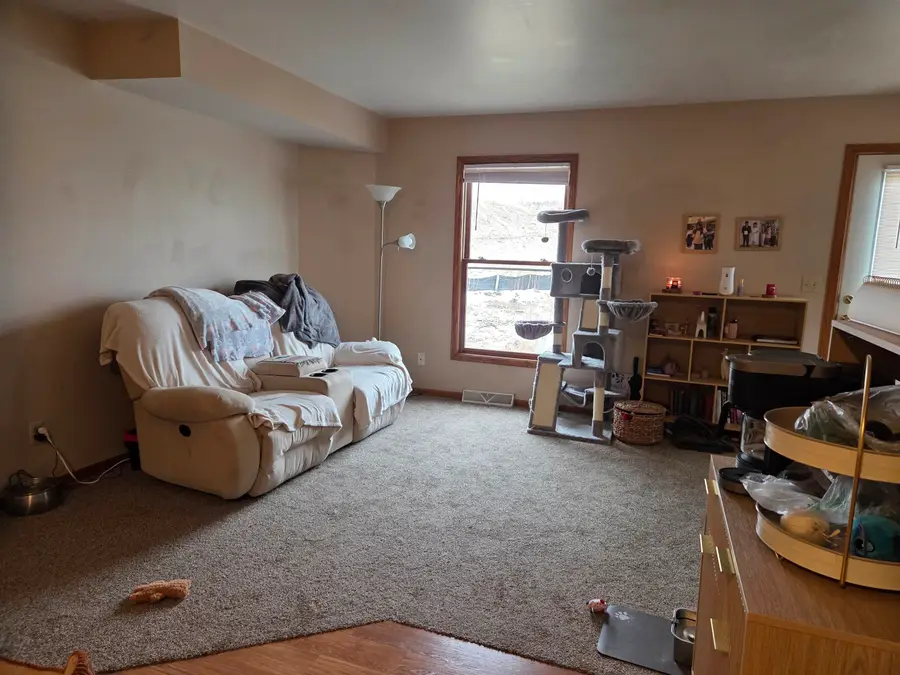 2143 Hummingbird Drive, Dubuque, IA 52002 - Image #3