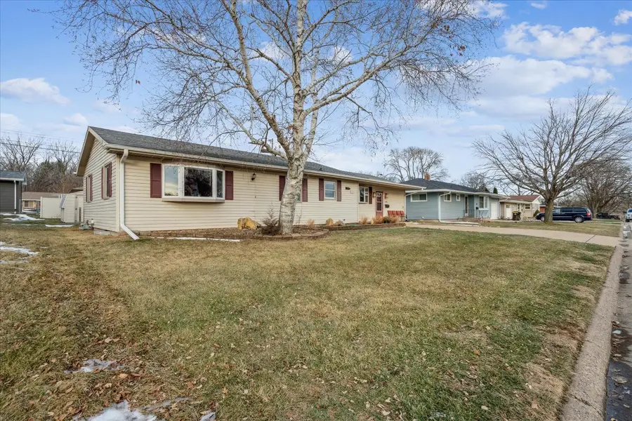 483 Peach Street, East Dubuque, IL 61025 - Image #3