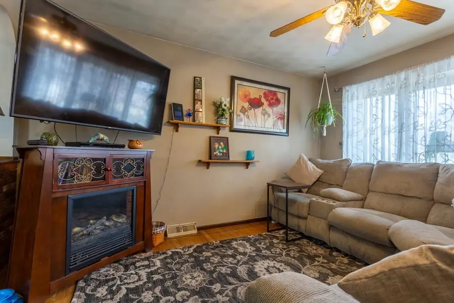 2191 Graham Circle, Dubuque, IA 52001 - Image #2