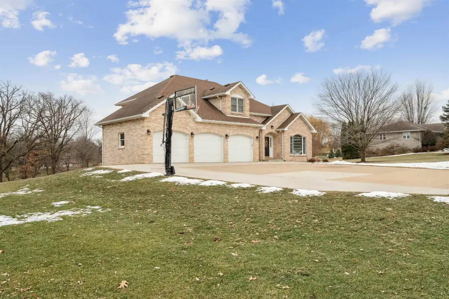 10946 Mockingbird Drive, Peosta, IA 52068 - Image #3