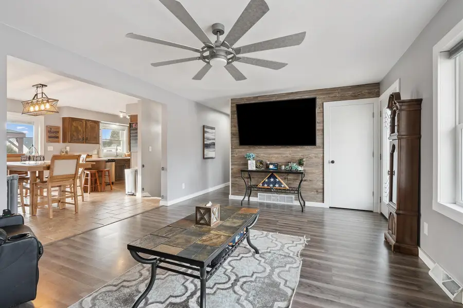 1200 SE 5th Avenue, Cascade, IA 52033 - Image #3