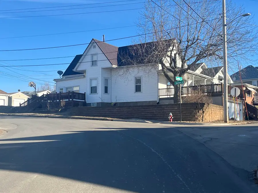 805 Lawther Street, Dubuque, IA 52001 - Image #2