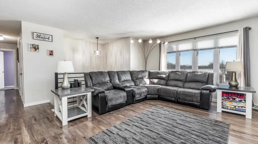 3163 Killarney Court, Dubuque, IA 52001 - Image #2