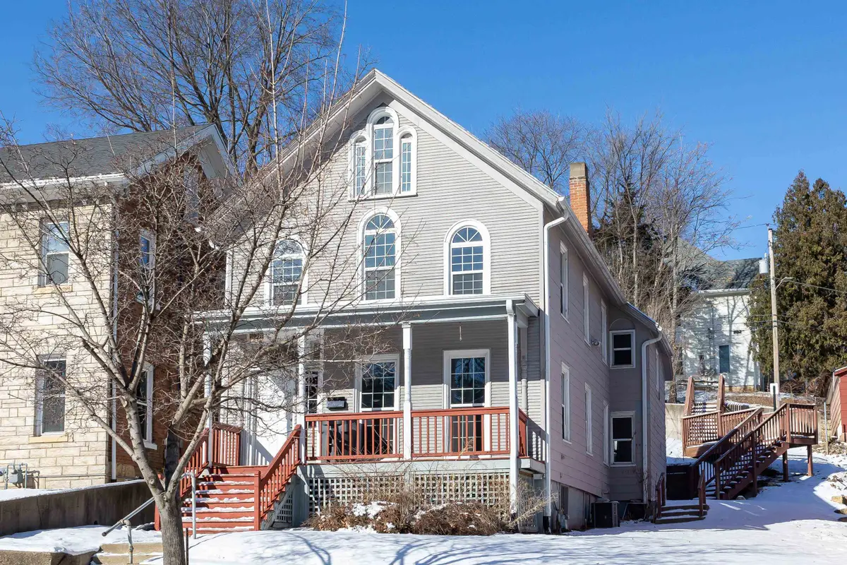 517 Loras Boulevard, Dubuque, IA 52001 - Image #1