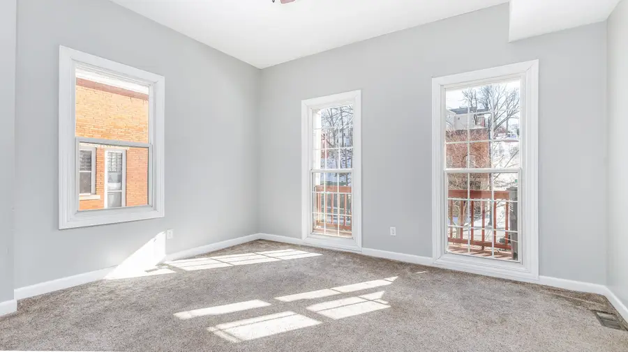 517 Loras Boulevard, Dubuque, IA 52001 - Image #3