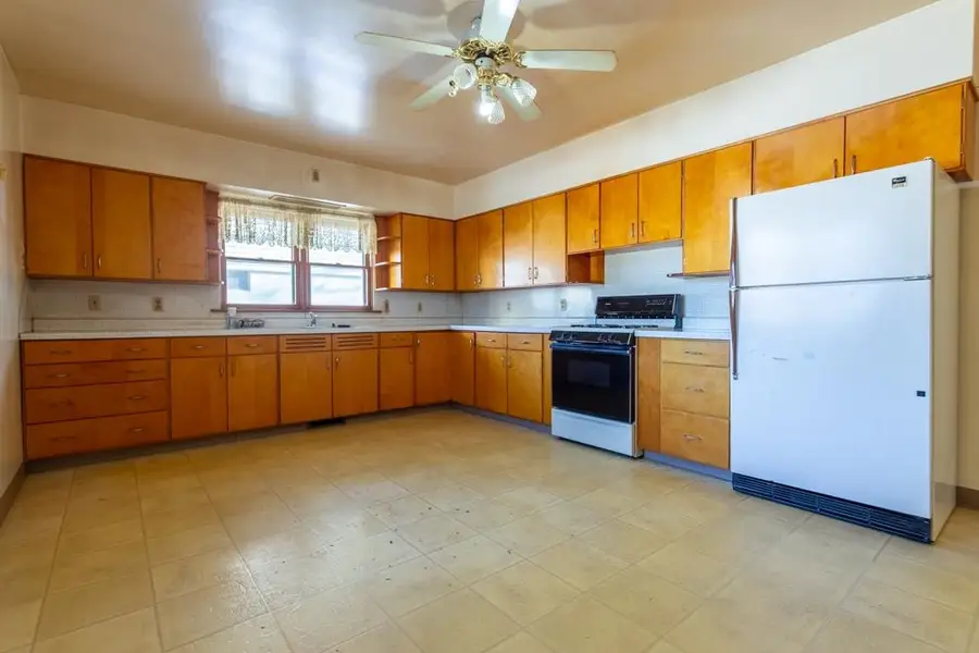 3085 Kaufmann Avenue, Dubuque, IA 52001 - Image #2