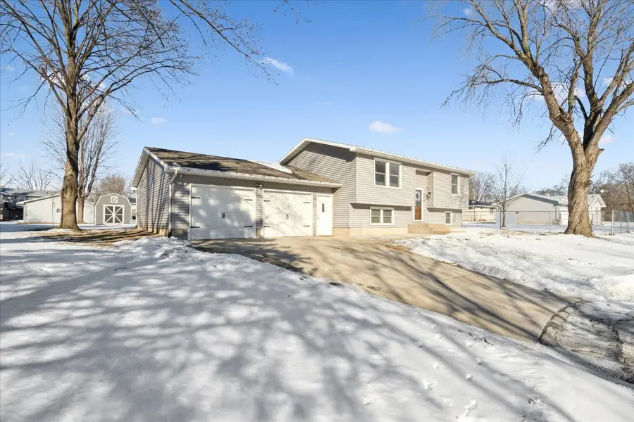 106 NW 5th Avenue, Dyersville, IA 52040 - Image #2