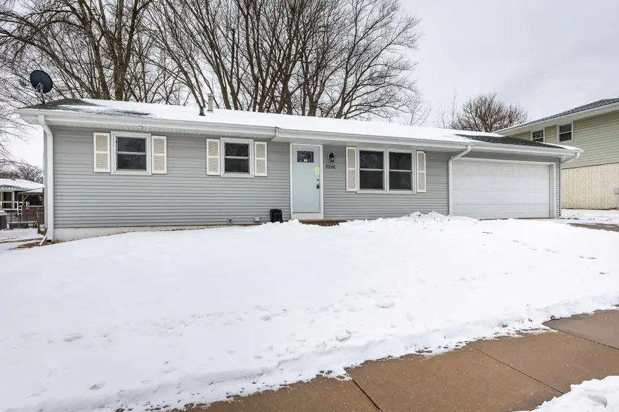 2201 Del Monaco Drive, Dubuque, IA 52002 - Image #2