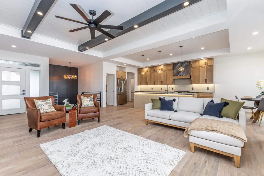 4461 Barnwood Lane, Dubuque, IA 52002 - Image #2