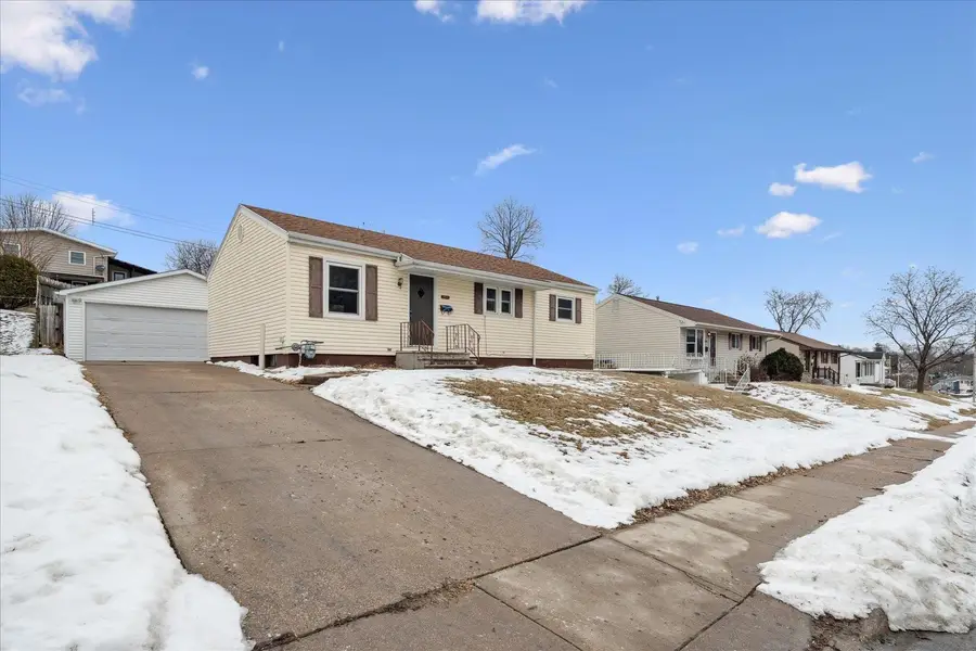 2935 Van Buren Street, Dubuque, IA 52001 - Image #2