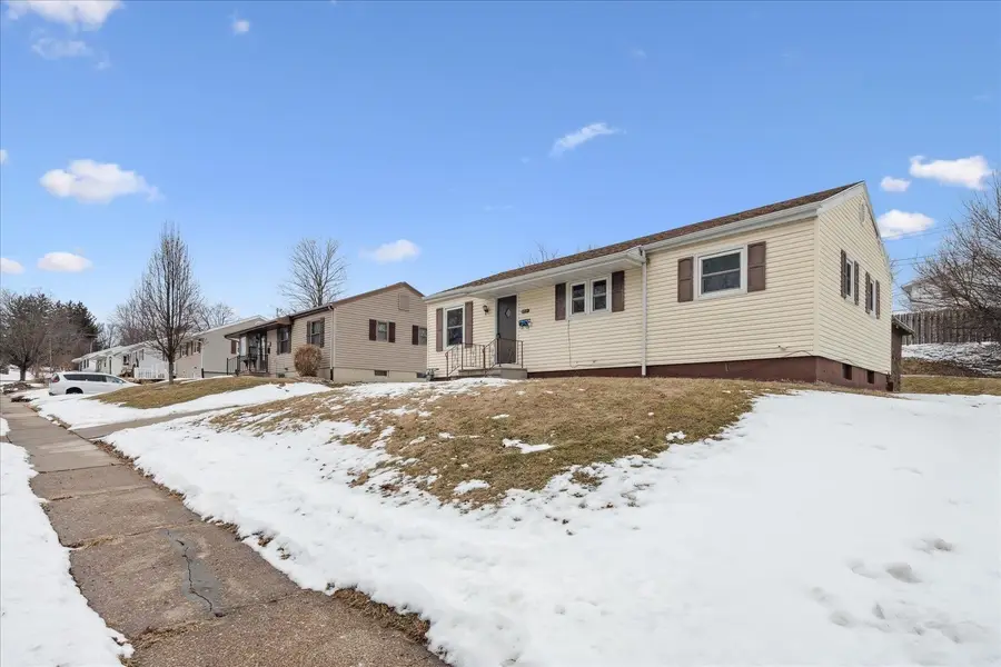 2935 Van Buren Street, Dubuque, IA 52001 - Image #3