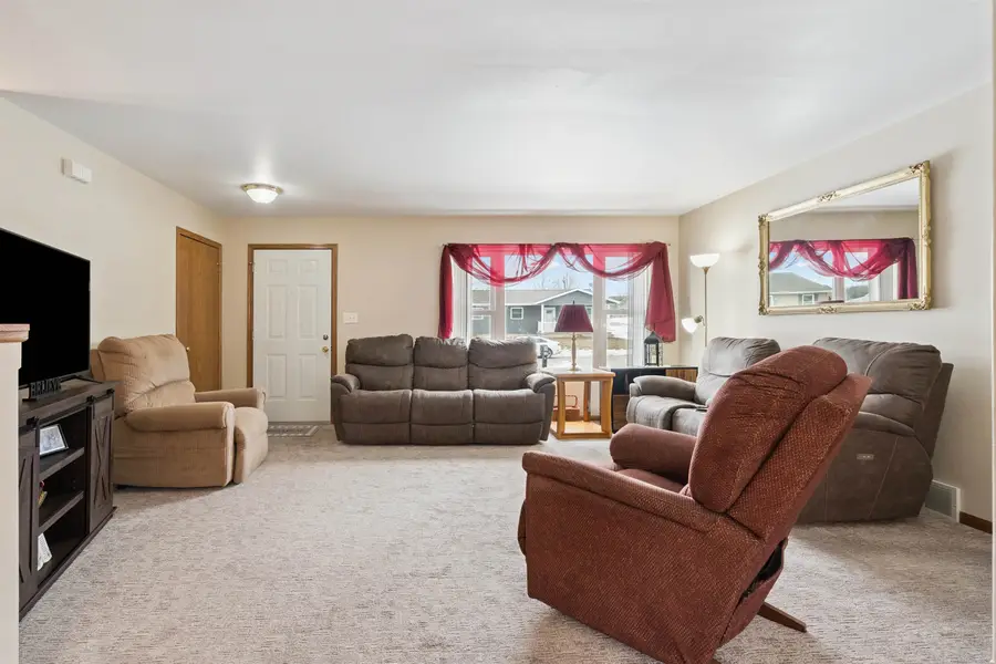 415 7th Ave NW, Dyersville, IA 52040 - Image #3