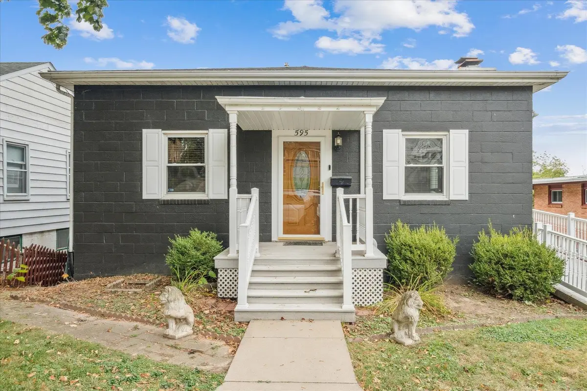 595 Cooper Place, Dubuque, IA 52001 - #1