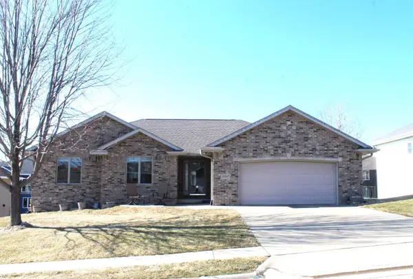 2287 Julia Drive, Asbury, IA 52002