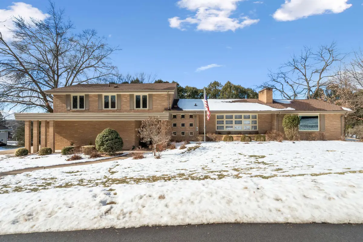 965 Indian Ridge Ridge, Dubuque, IA 52003 - #1