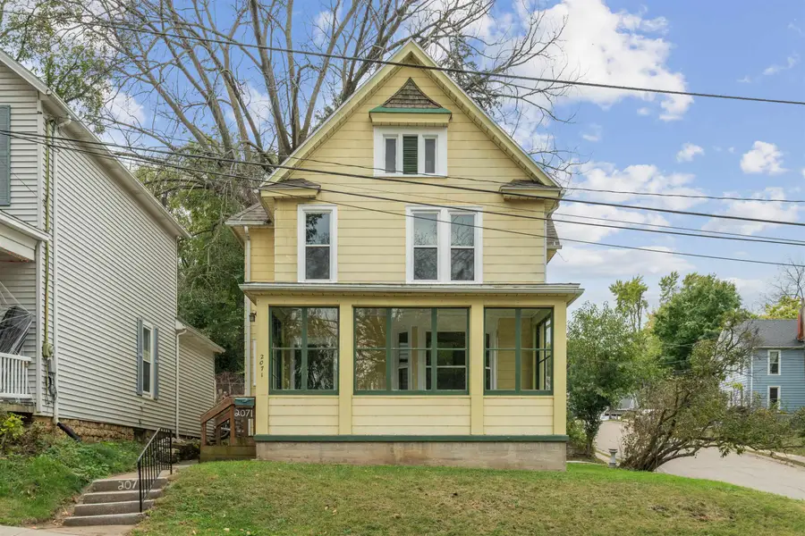 2071 N Main Street, Dubuque, IA 52001 - #2