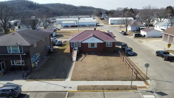 600 S Riverview Street, Bellevue, IA 52031