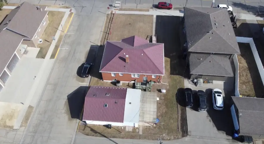 600 S Riverview Street, Bellevue, IA 52031 - #2