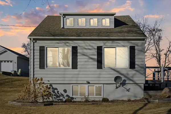 702 Charles Street, Delhi, IA 52223